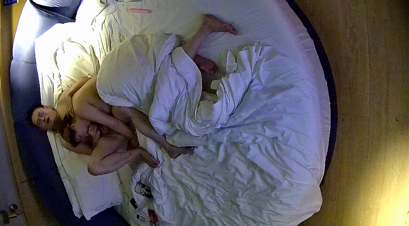 情趣台 3-15 戴着发箍的气质少妇 给男人口交含鸡鸡后 被男人扛腿猛操 动作幅度大 时间一般 还内射